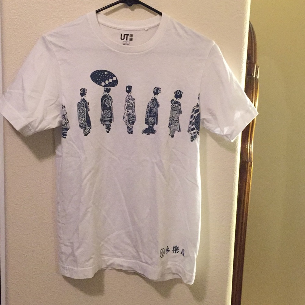 Uniqlo shirt
